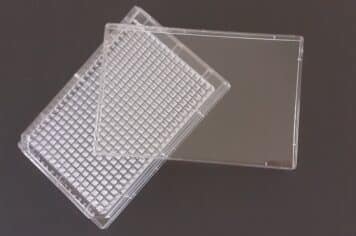Tissue culture treated Clear 384 well plate with lid