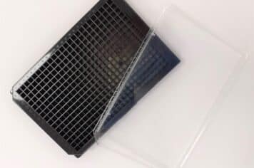 poly-L-lysine cell culture black solid glass bottom 384 well plate with lid